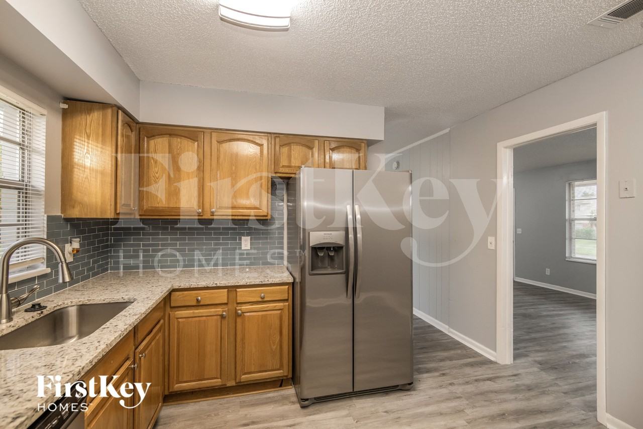 8704 Country Creek Blvd - Photo 7 of 15