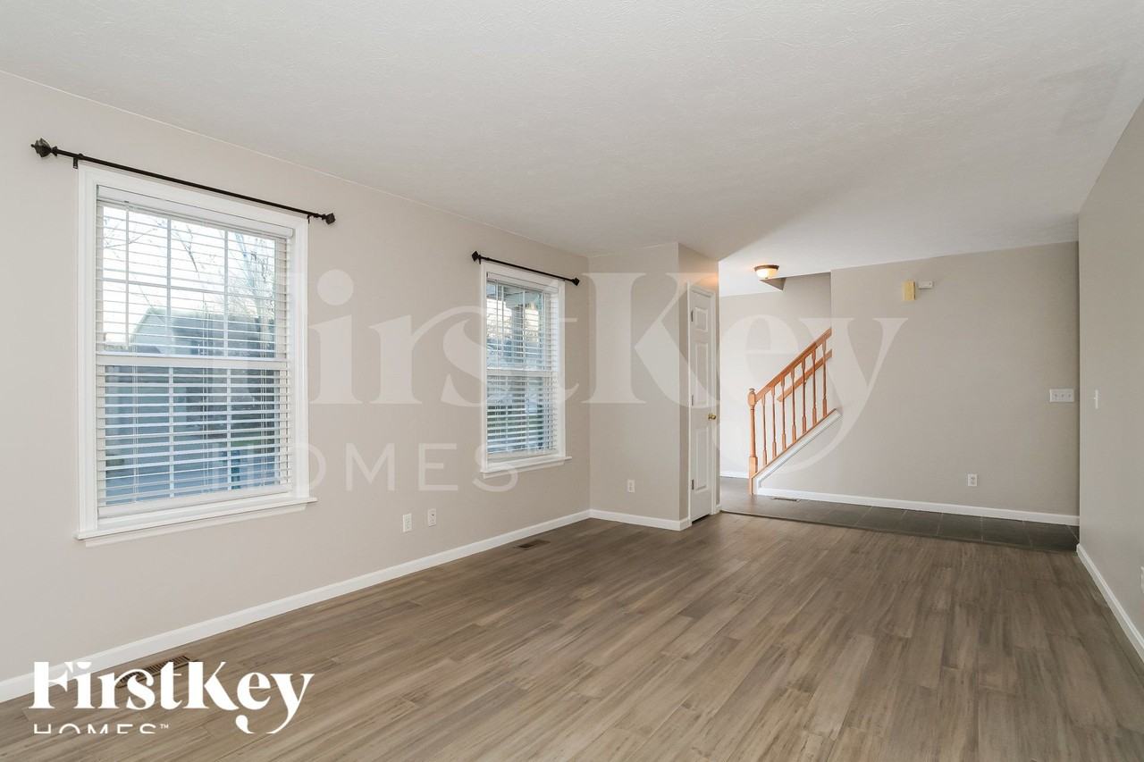 410 Meadow Springs Drive - Photo 4 of 15