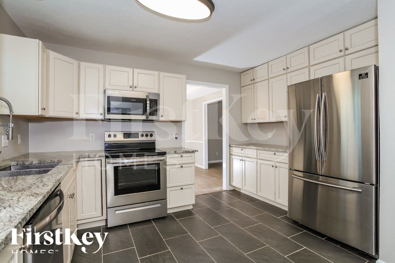 410 Meadow Springs Drive - Photo 6 of 15