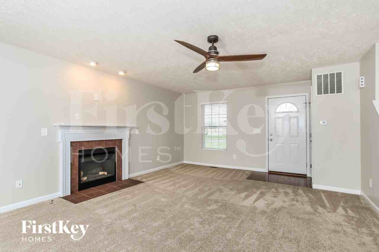 1989 Michelle Lane - Photo 3 of 15