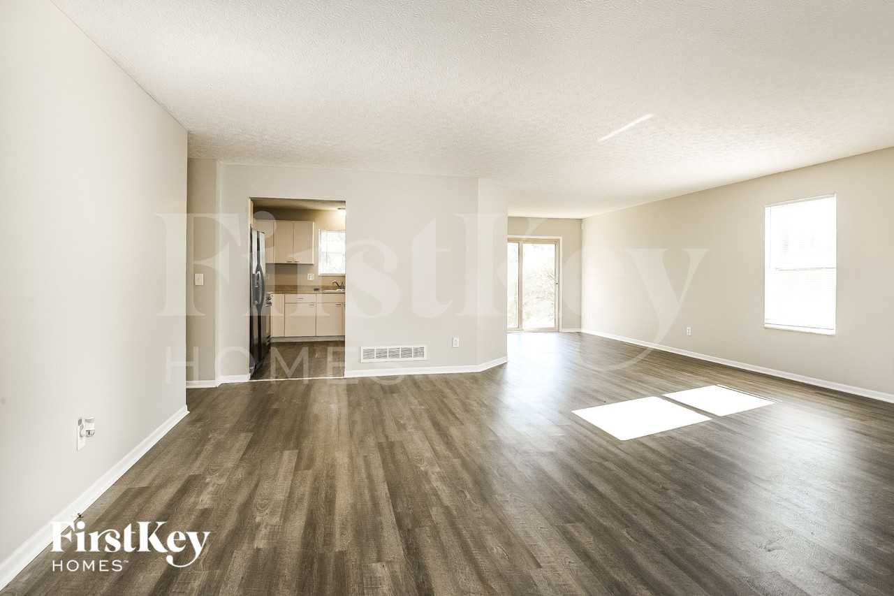 3054 Brantley Dr - Photo 3 of 15