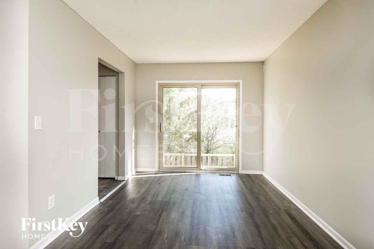 3054 Brantley Dr - Photo 6 of 15