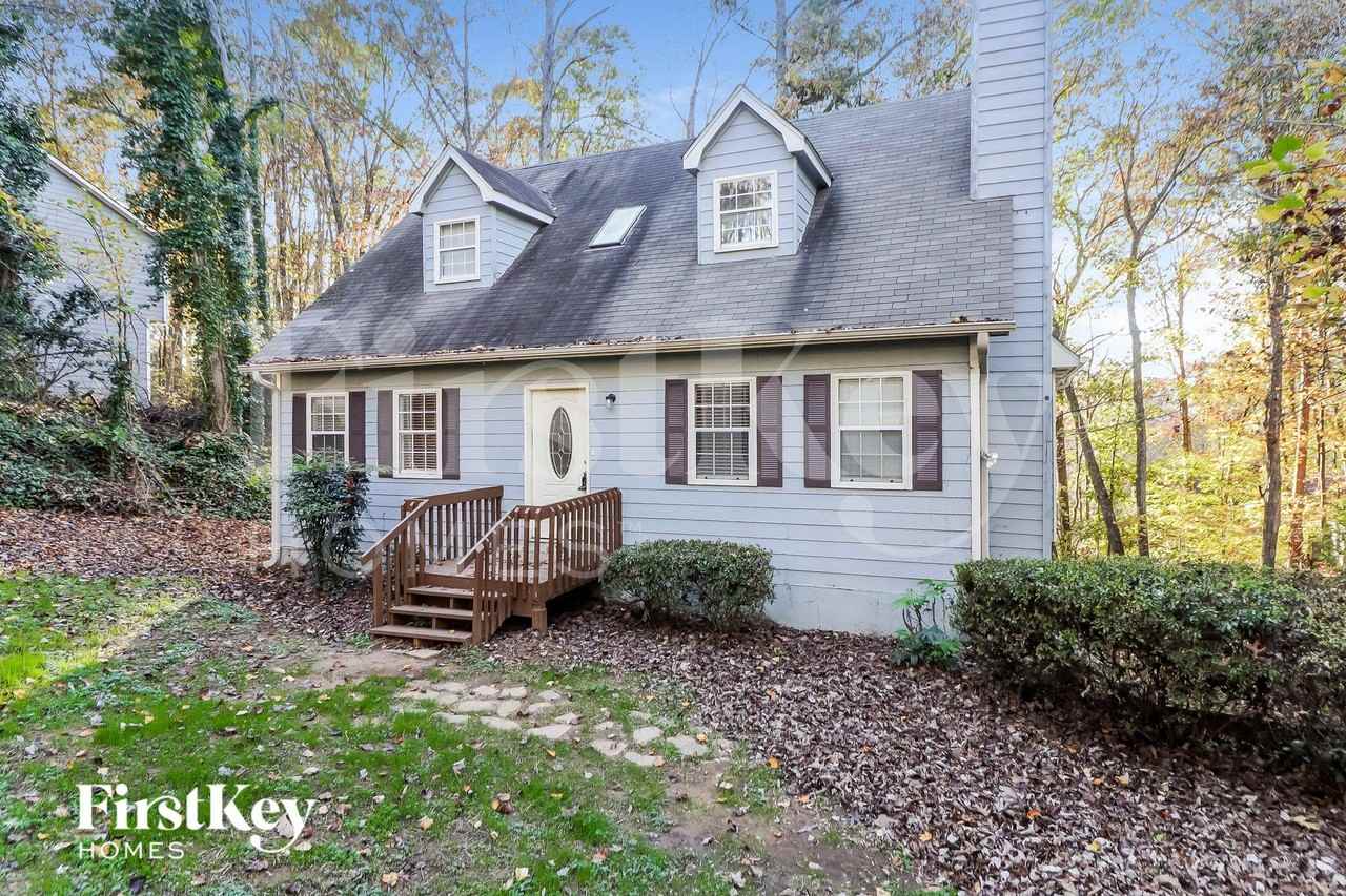 2739 Hawk Trace Northeast - Photo 2 of 14