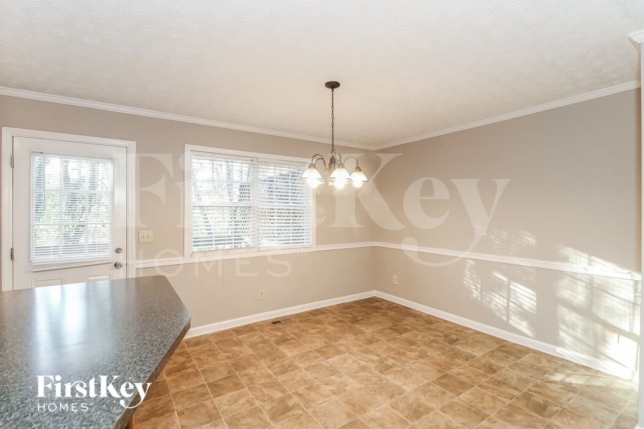 2739 Hawk Trace Northeast - Photo 4 of 14