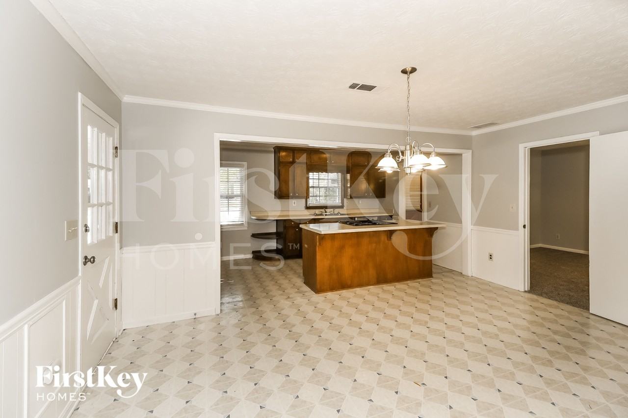 1285 Gatewood Drive - Photo 4 of 15