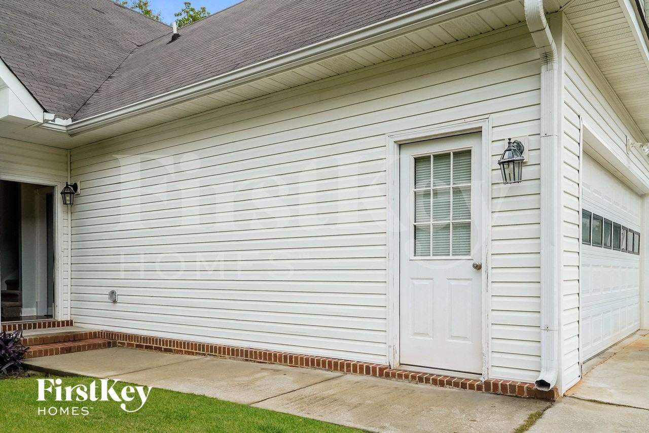 210 James Allen Pl - Photo 3 of 15