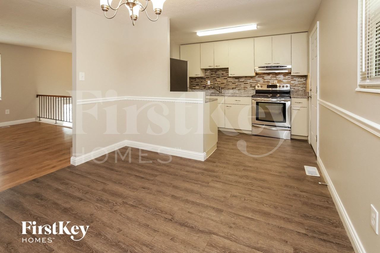 1494 Meadowbright Ln - Photo 5 of 15