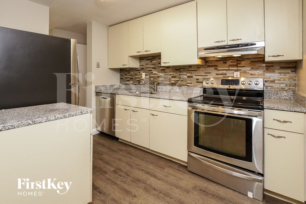 1494 Meadowbright Ln - Photo 6 of 15