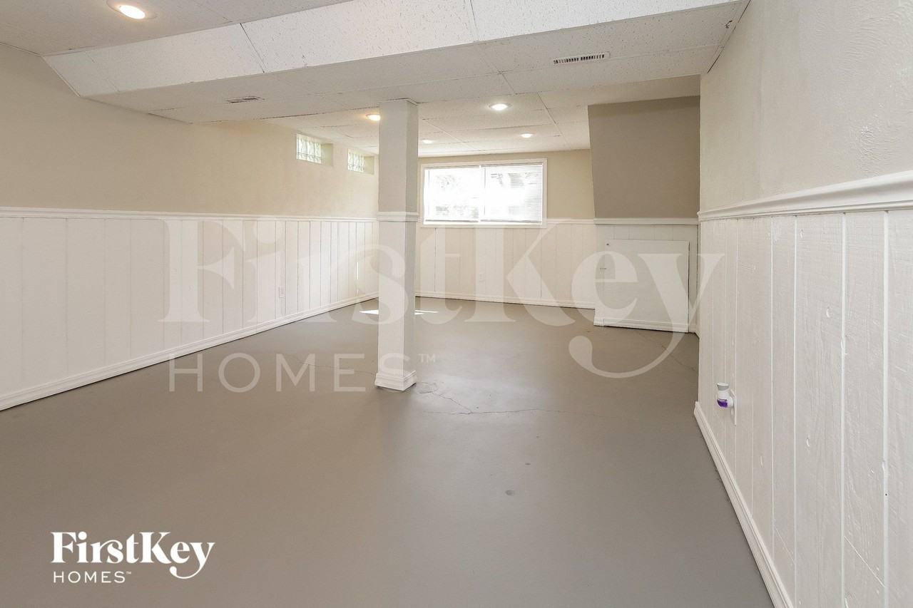 1494 Meadowbright Ln - Photo 7 of 15