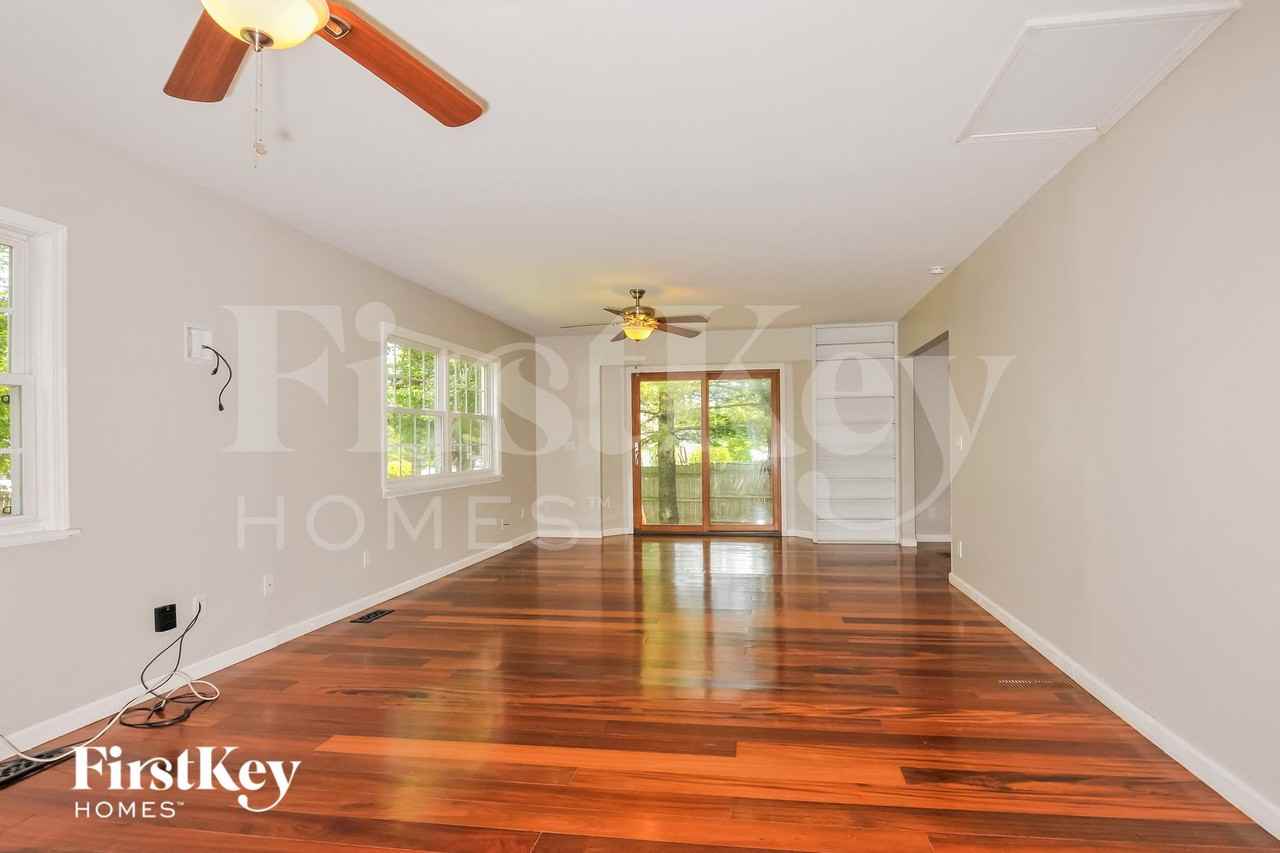 69 Oak Valley Dr - Photo 3 of 15