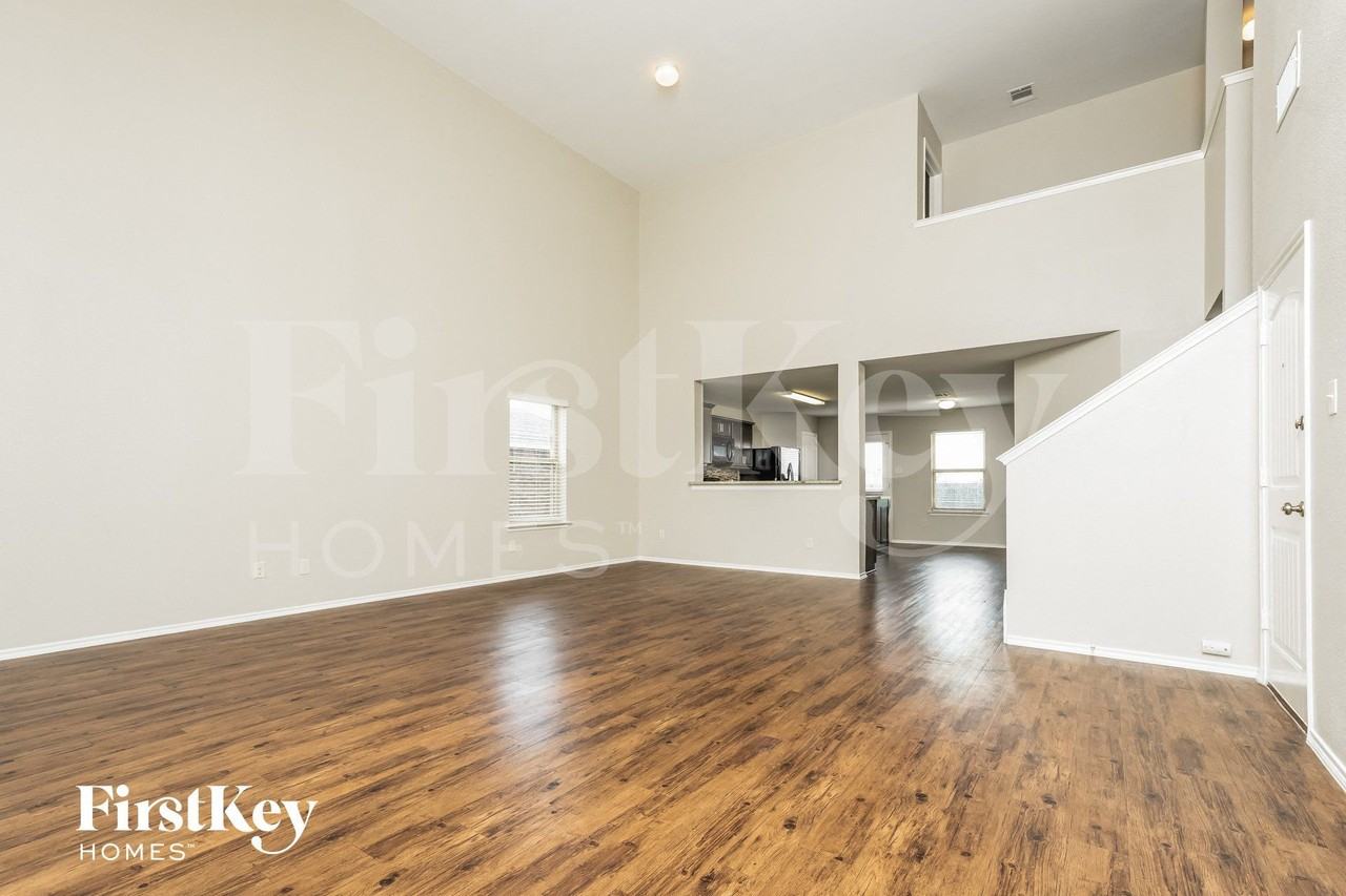223 Thoroughbred St - Photo 2 of 15