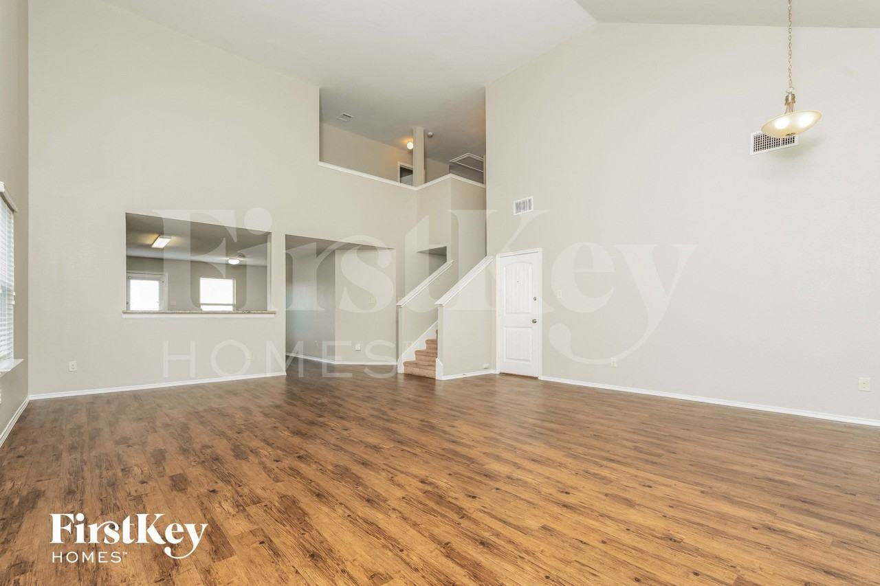 223 Thoroughbred St - Photo 3 of 15