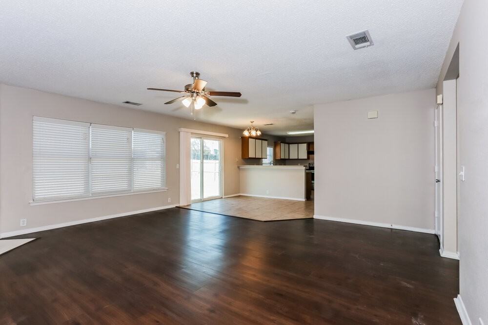 1511 Columbia Dr - Photo 5 of 17