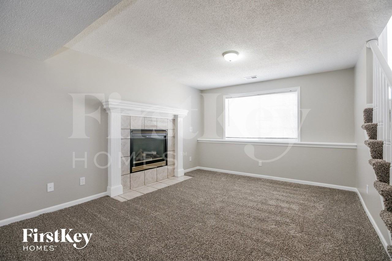 16411 Slater Ave - Photo 3 of 15