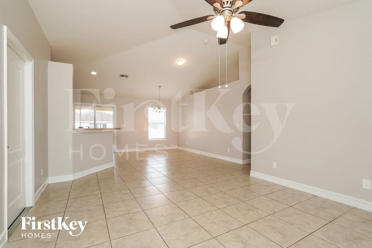 3908 18th St Sw - Photo 2 of 15