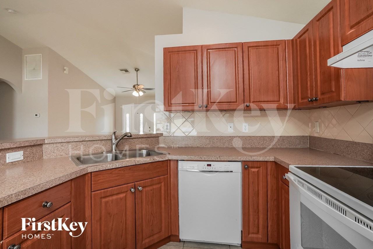 3908 18th St Sw - Photo 6 of 15