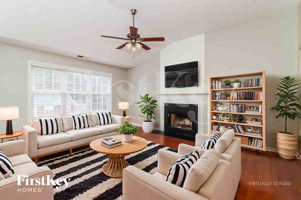 1627 Eagle Dr - Photo 3 of 19