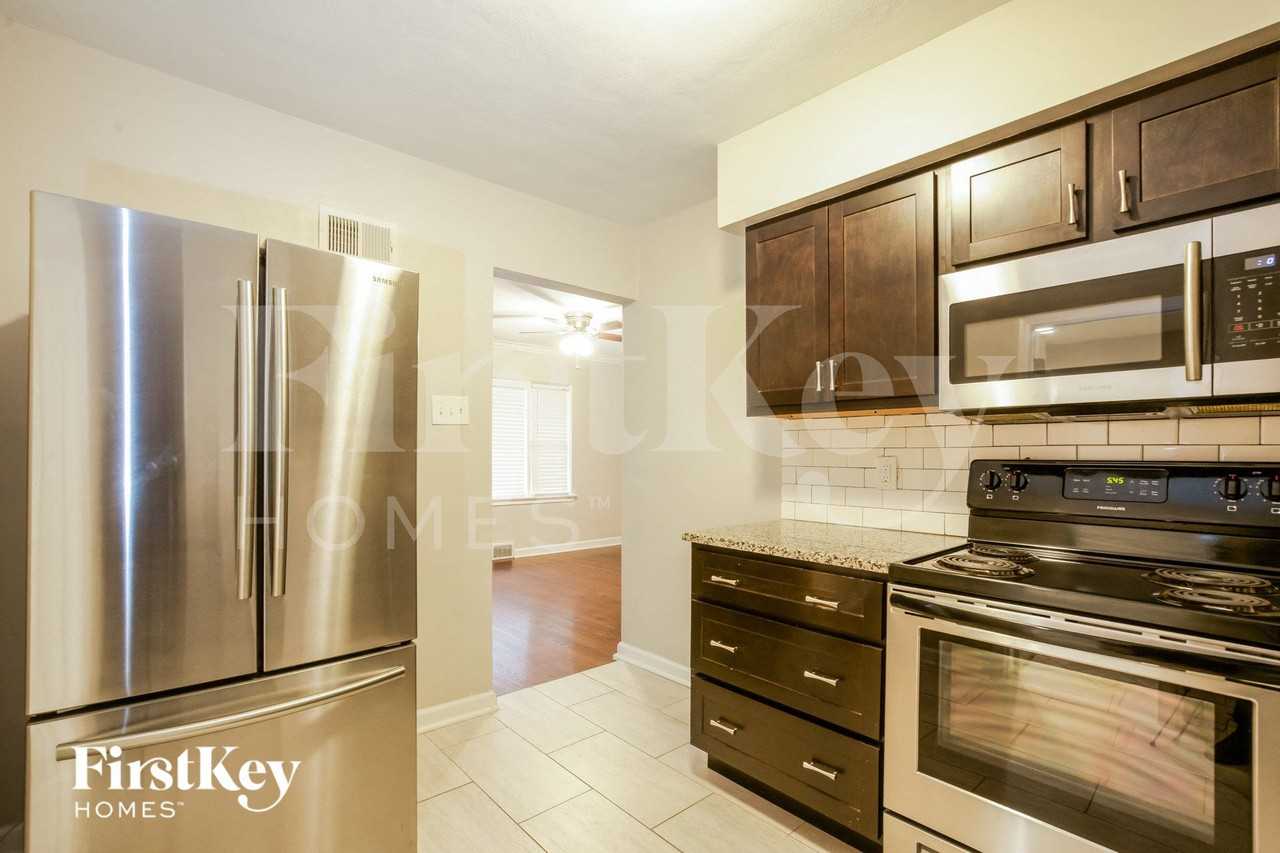 9946 Mackenzie Road - Photo 6 of 15