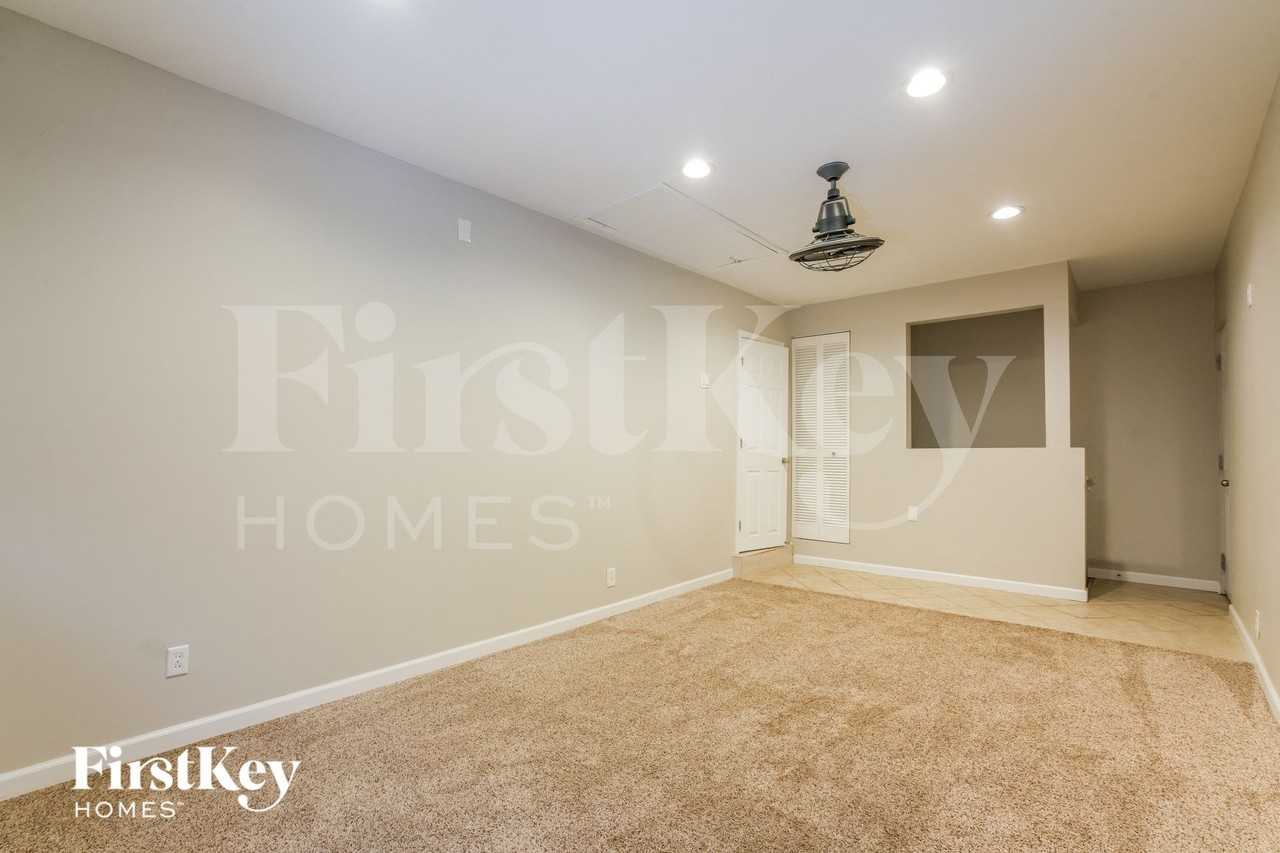 9946 Mackenzie Road - Photo 7 of 15