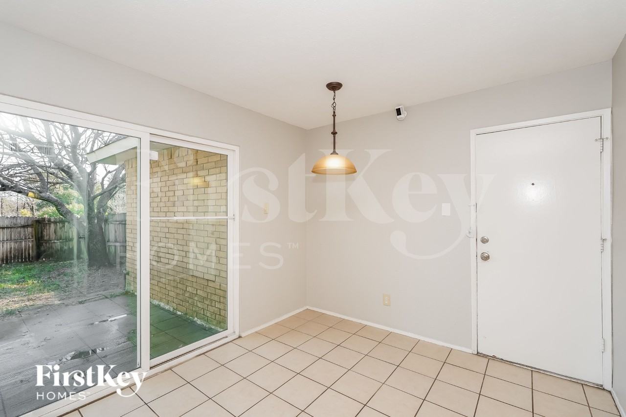 9814 Emory Oak Circle - Photo 5 of 19