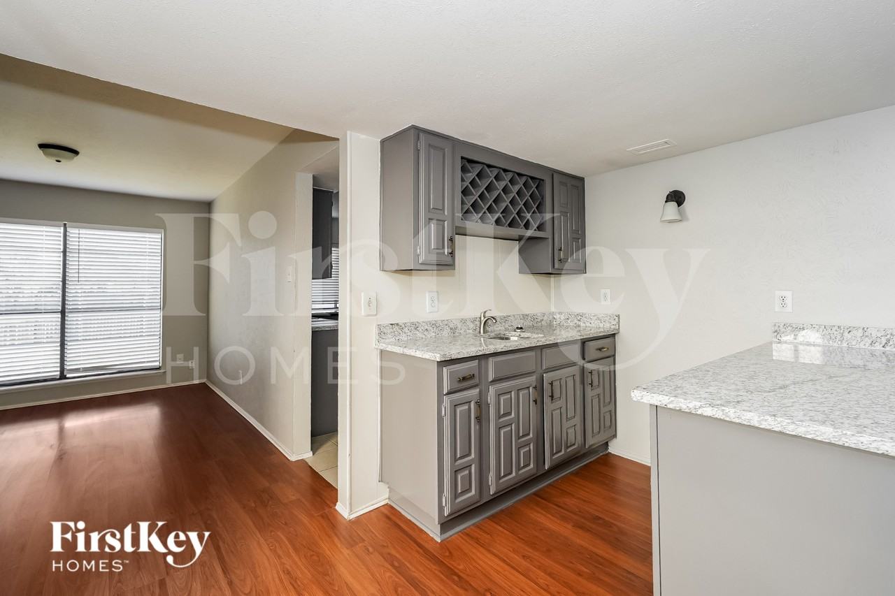 9814 Emory Oak Circle - Photo 7 of 19