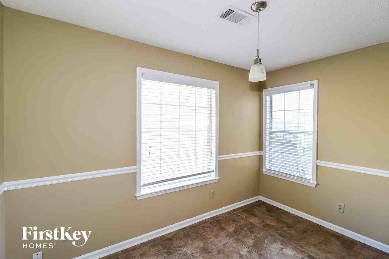 9793 Kingsridge Dr - Photo 5 of 15