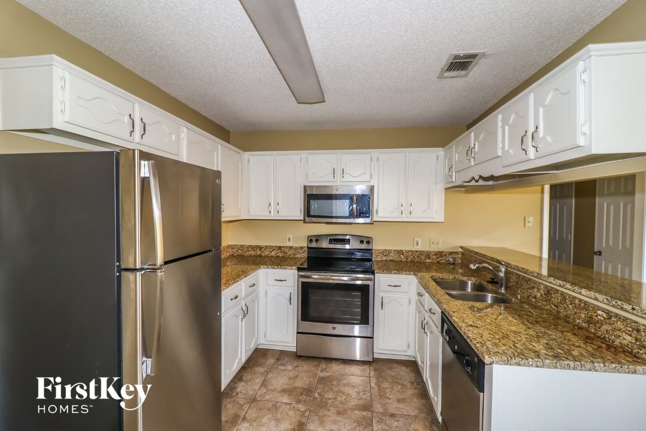 9793 Kingsridge Dr - Photo 7 of 15