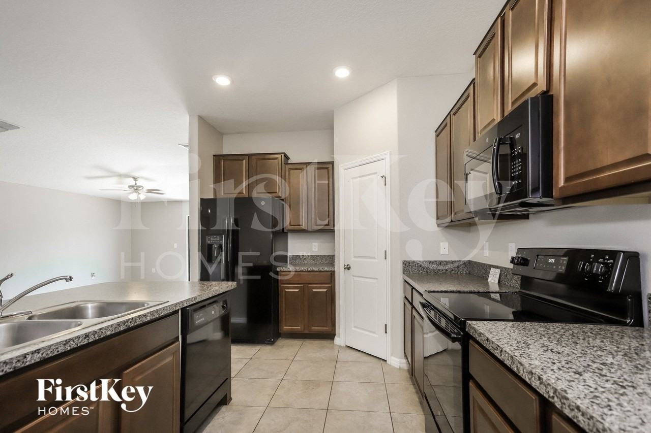 9628 Sage Creek Drive - Photo 5 of 15