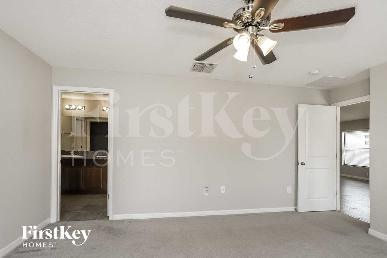 9628 Sage Creek Drive - Photo 7 of 15