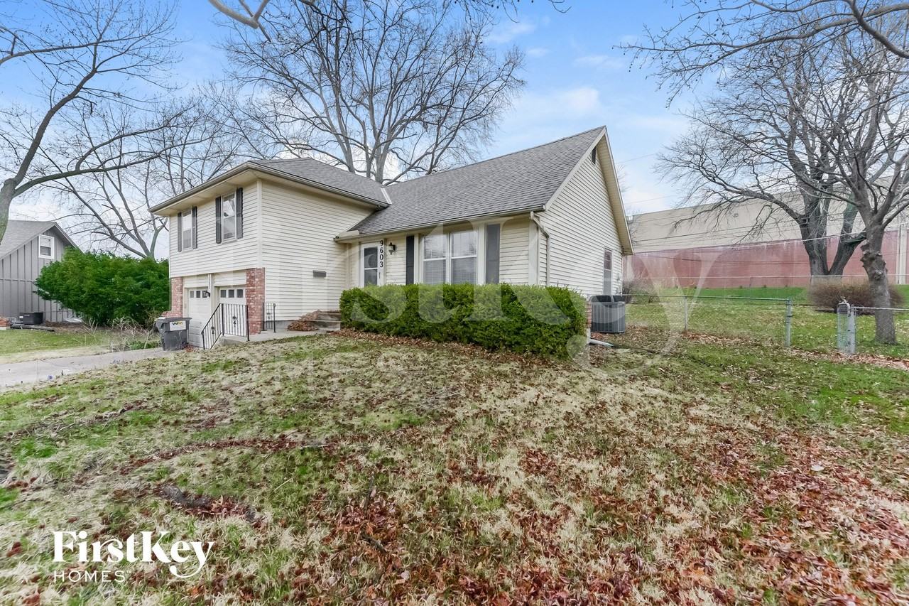 9603 Hardy St - Photo 2 of 15