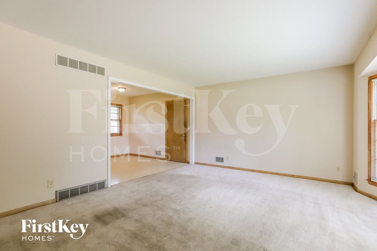 9303 E 81st Ter - Photo 3 of 15