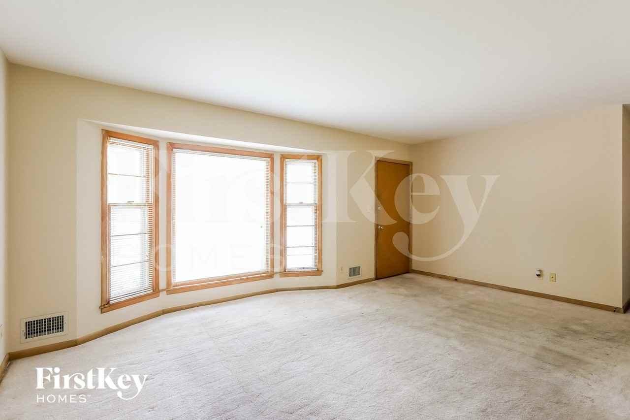 9303 E 81st Ter - Photo 4 of 15