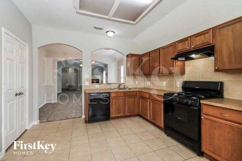 9302 Reflections Path Way - Photo 7 of 15