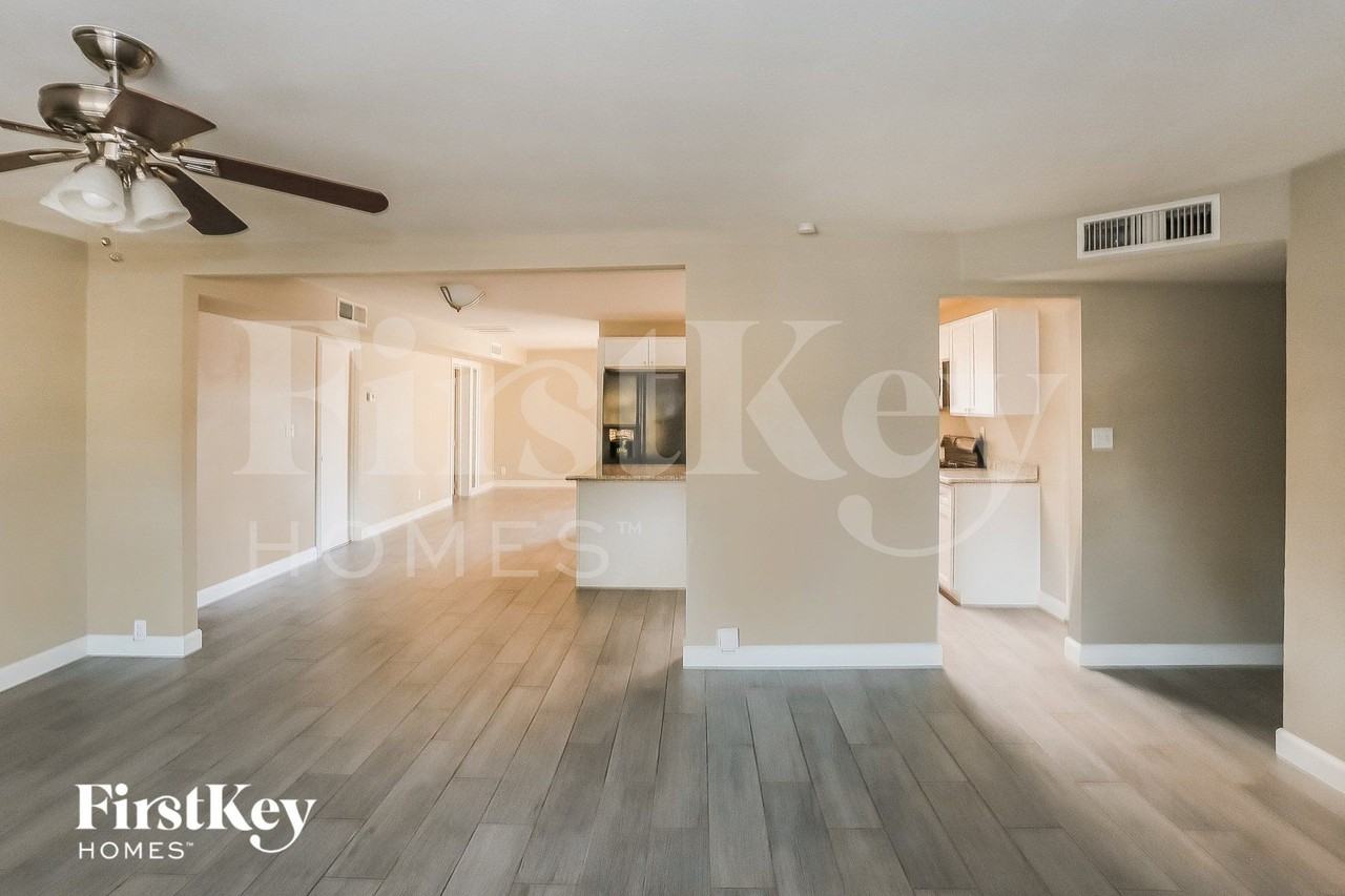 9214 N 36th Dr - Photo 2 of 15