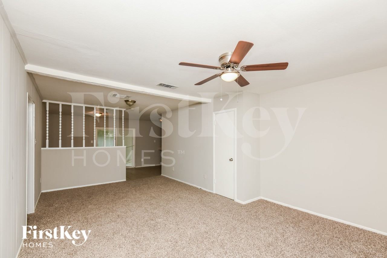 918 Kerry St - Photo 2 of 16
