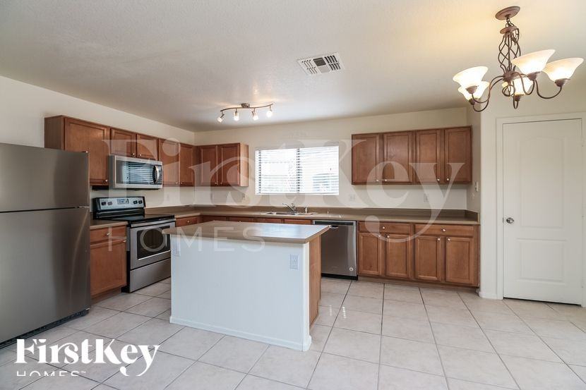 9032 E Pampa Ave - Photo 5 of 15