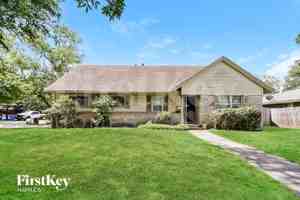 featured image of 902 Poinsettia Drive