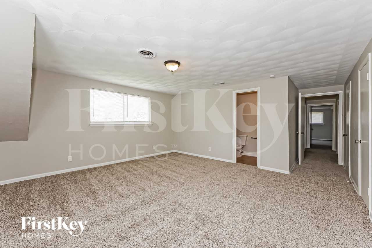 902 Poinsettia Drive - Photo 7 of 16