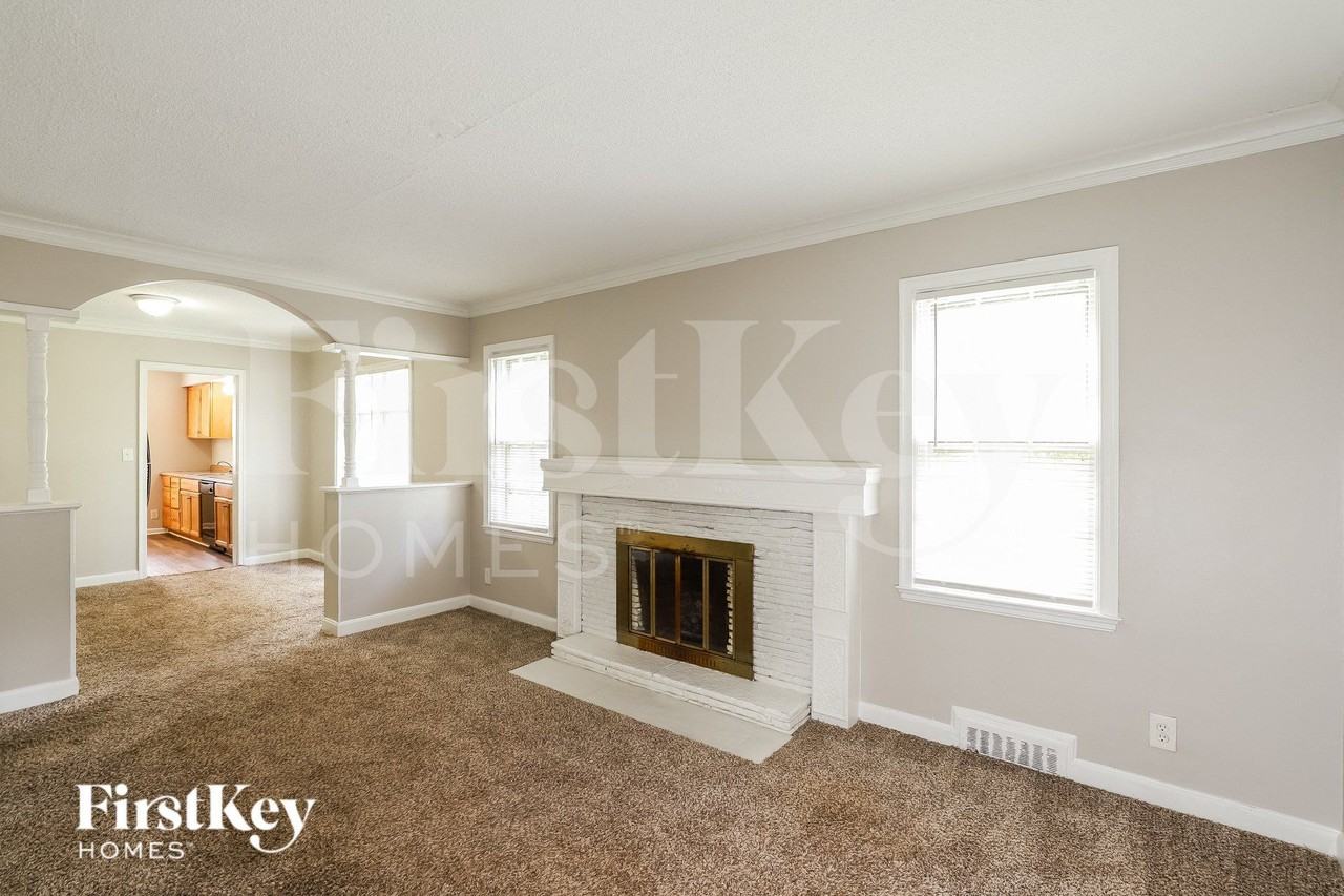 9005 E 68th Ter - Photo 2 of 16