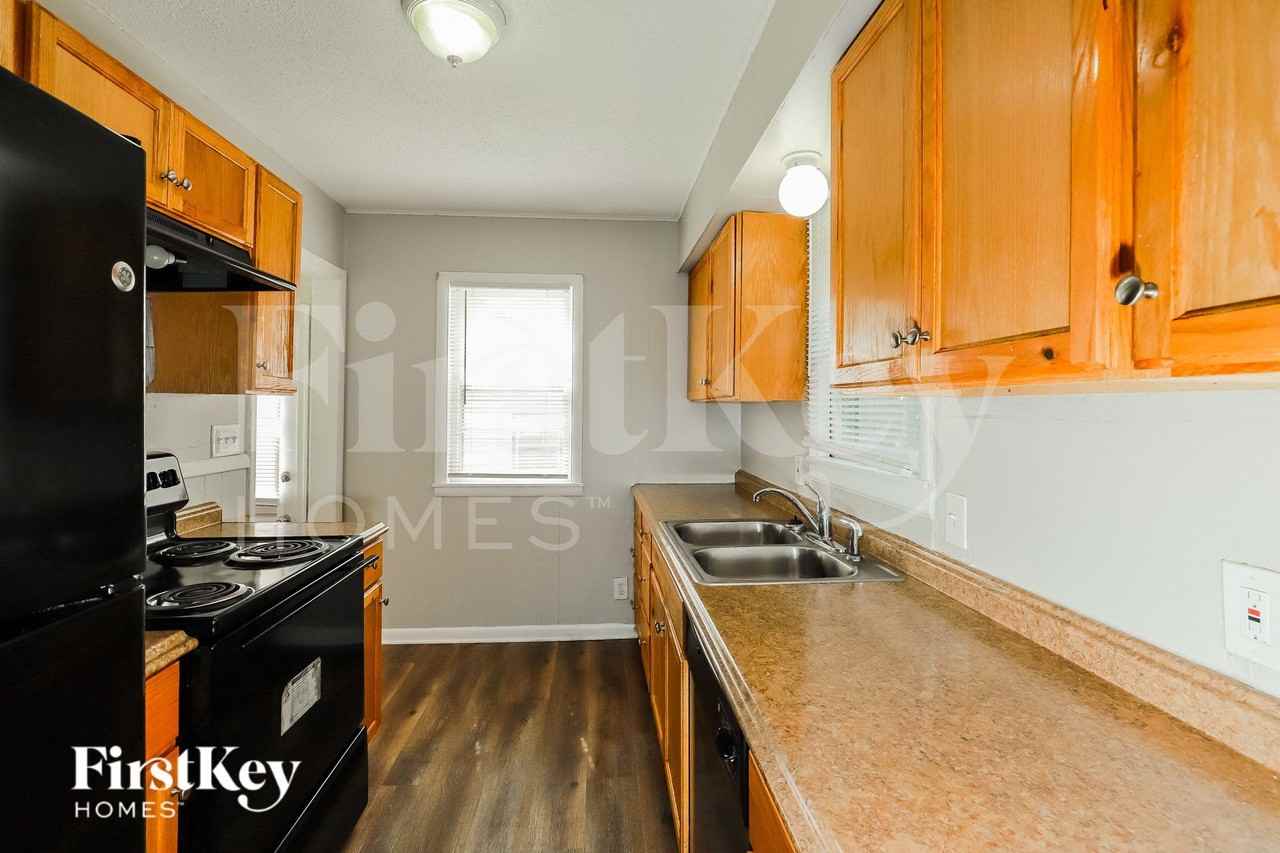 9005 E 68th Ter - Photo 6 of 16