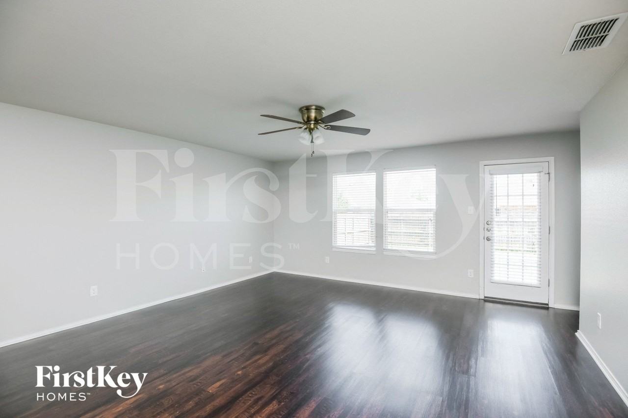 8932 Puerto Vista Drive - Photo 2 of 15