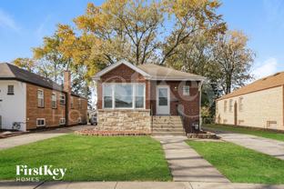 8912 South Sacramento Avenue - Photo 1 of 1