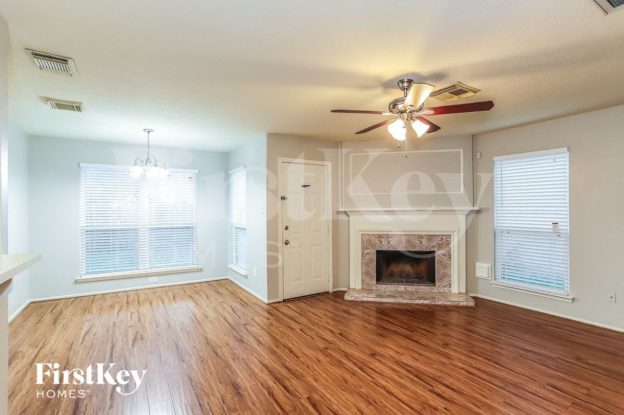 8614 East Rachlin Circle - Photo 3 of 15