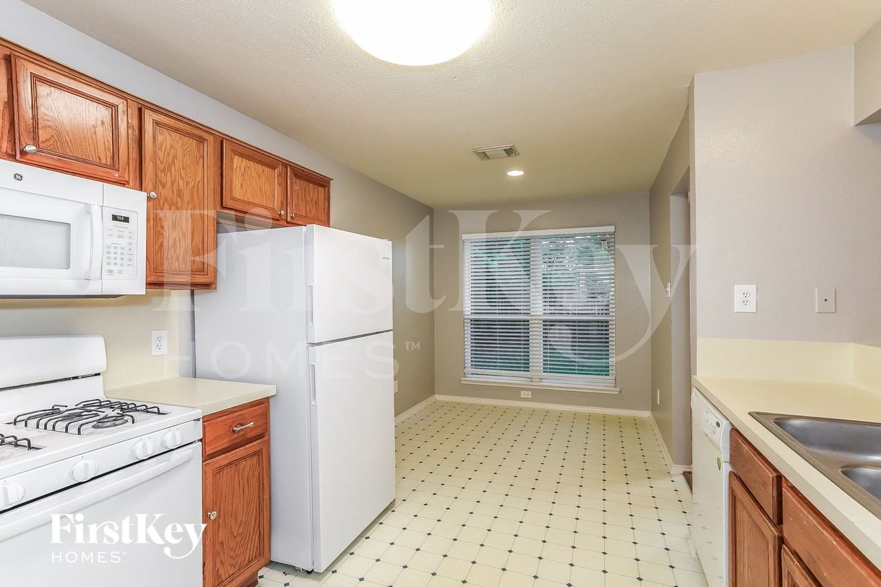 8614 East Rachlin Circle - Photo 6 of 15