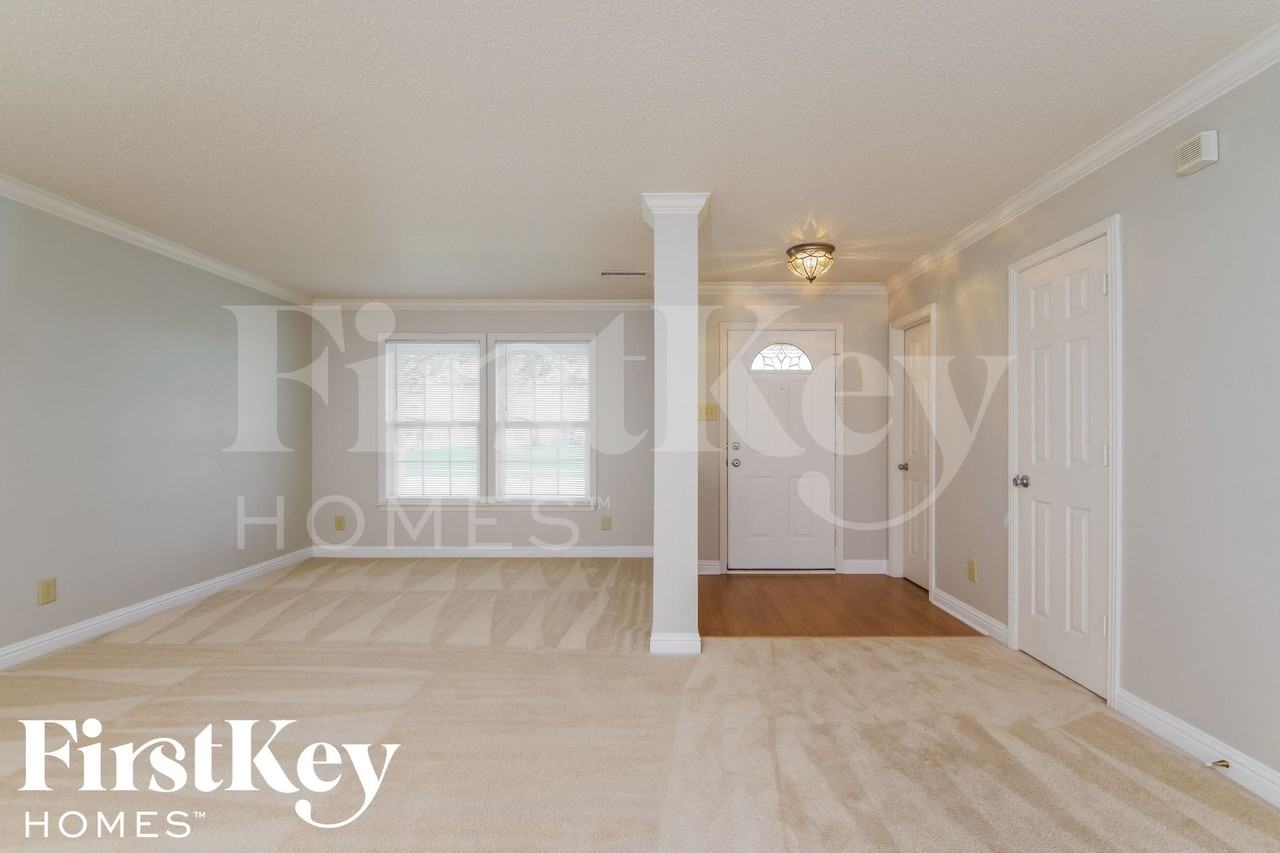 861 Southern Pines Dr - Photo 3 of 15