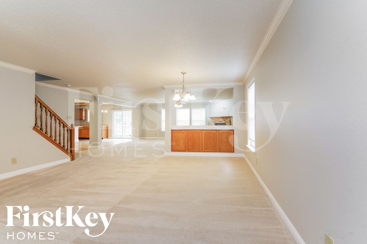 861 Southern Pines Dr - Photo 6 of 15