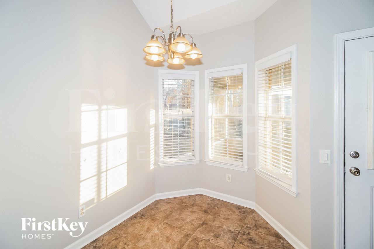 8595 Shady Elm Dr - Photo 6 of 19