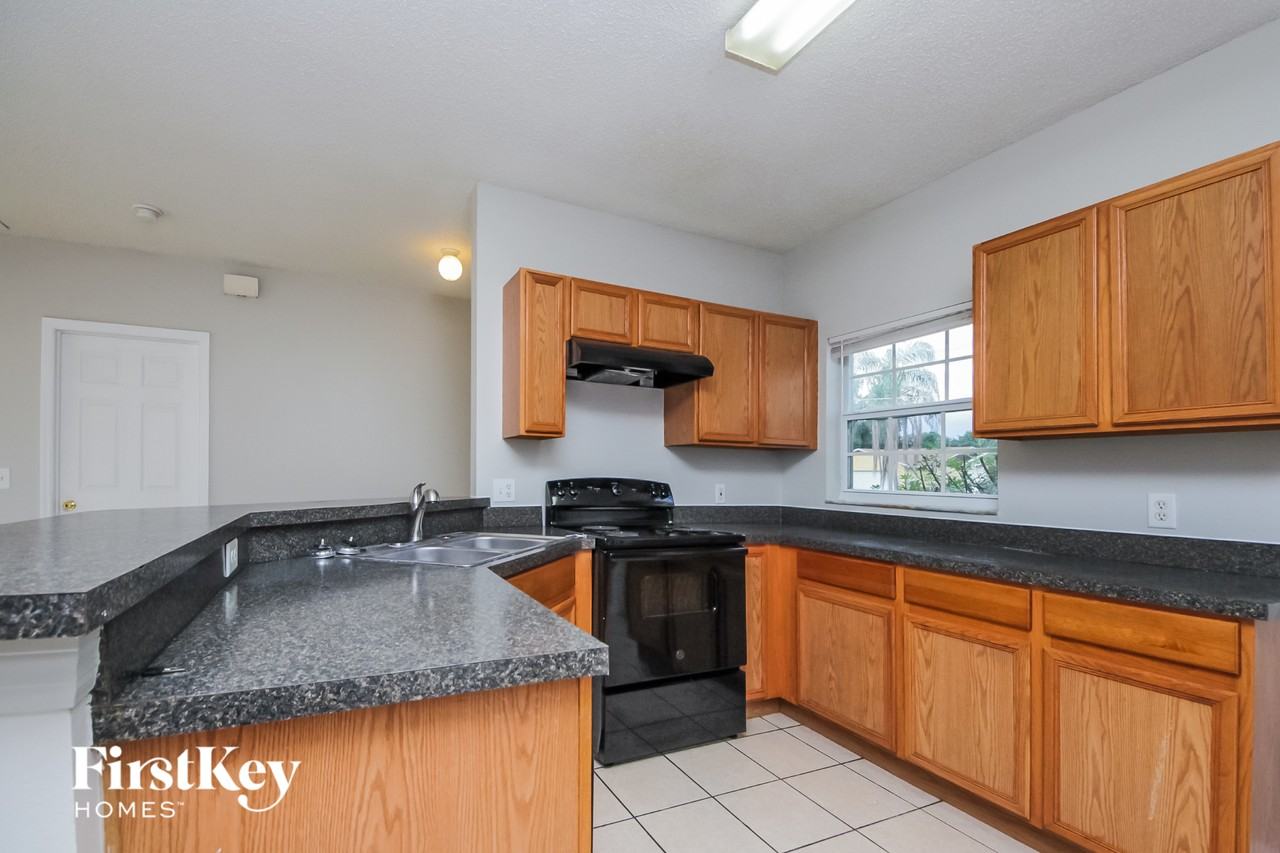 858 San Pedro Ct - Photo 5 of 15