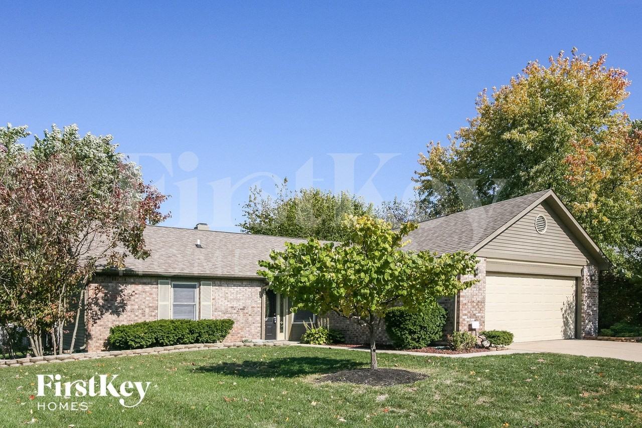 8548 Appleby Ln - Photo 2 of 15
