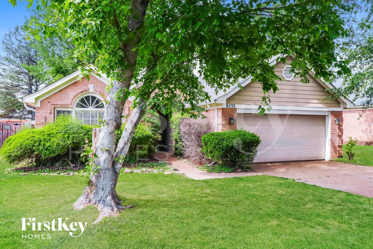 8532 Overcup Oaks Dr - Photo 2 of 15